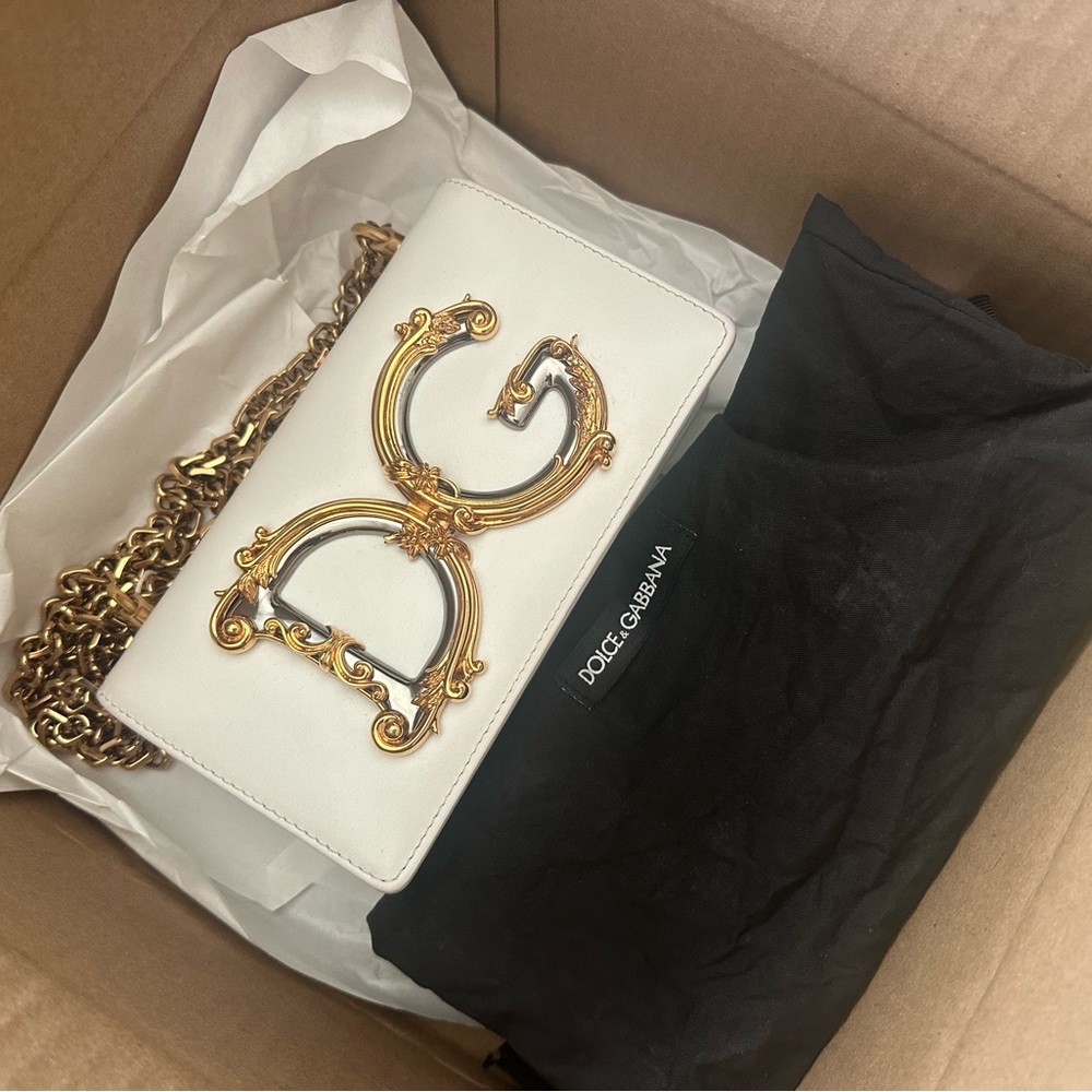 Dolce & Gabbana White Crossbody Bag with Gold Chain
